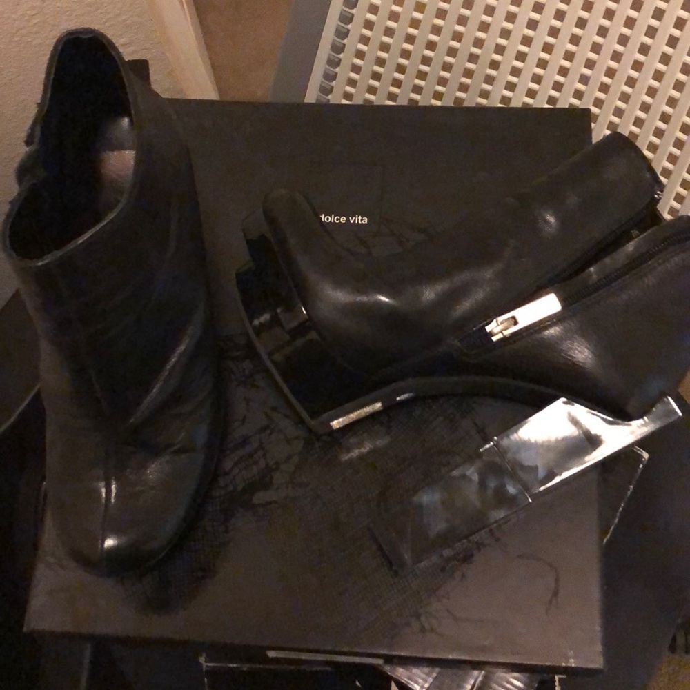 Platform ankle boots